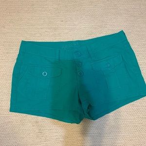 Super cute Button up Arizona Shorts